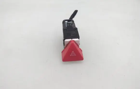 Volkswagen Touran I Hazard light switch