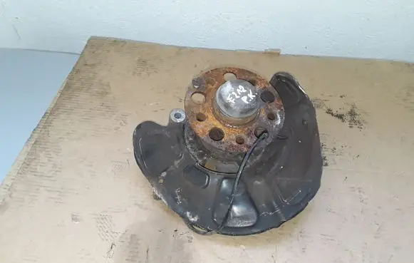 Mercedes-Benz E W212 Front wheel hub 2123309300 100252310