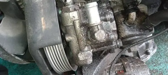 Audi A6 S6 C5 4B Power steering pump