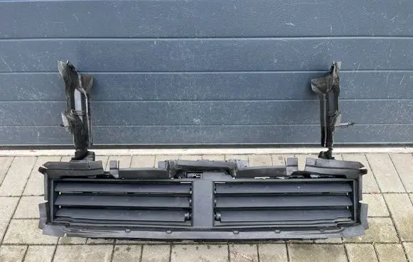 BMW X2 U10 Intercooler air guide/duct channel 5A32A8012