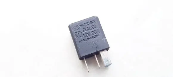 Opel Zafira B Other relay 24435922 70220