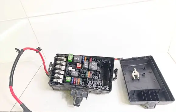 Volkswagen Golf VII Fuse box set 5Q0907361C 5Q0937132A