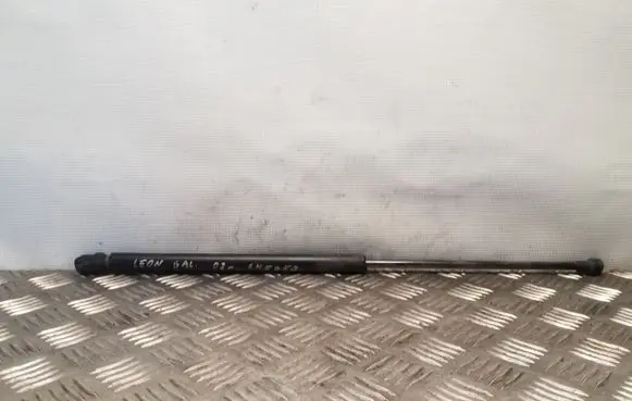 Seat Leon (1M) Tailgate/trunk strut/damper 1M6827550A