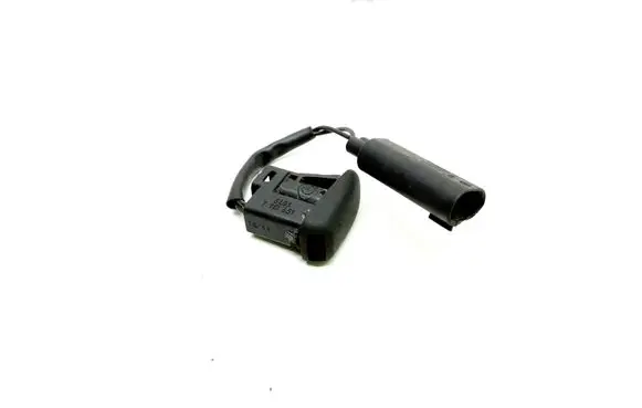 BMW 1 E82 E88 Windshield washer spray nozzle 7110851