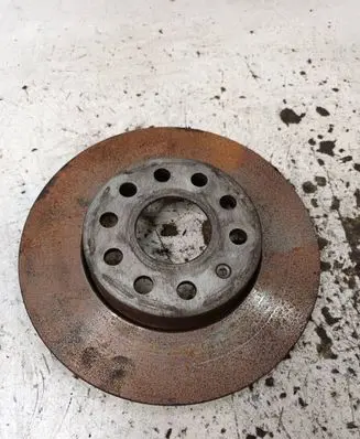 Volkswagen Golf VII Front brake disc