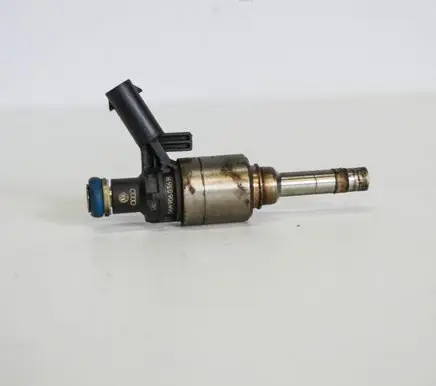 Audi A5 8T 8F Fuel injector 06H906036B