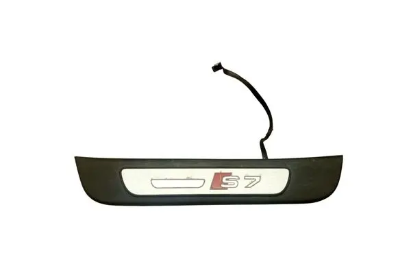 Audi A7 S7 4G Rear sill trim cover 4G8947423D