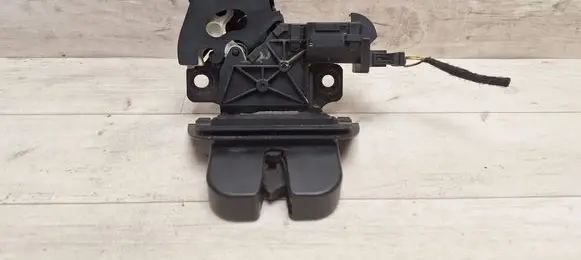 Audi A4 S4 B7 8E 8H Tailgate/trunk/boot lock/catch/latch 8P4827505B 8P4827505 8E9827520