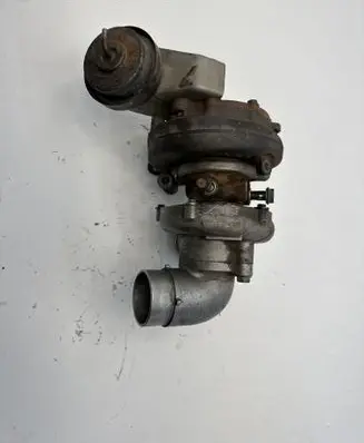Toyota Avensis T250 Turbo 172010R020