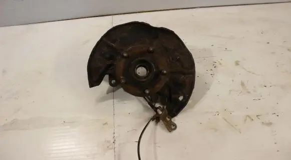 Front wheel hub spindle knuckle