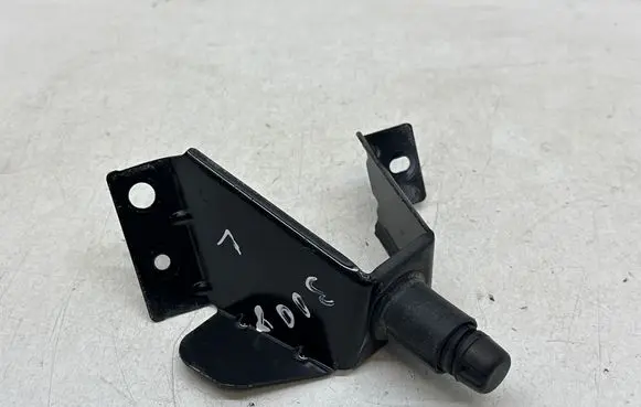 Peugeot 3008 I Other engine bay part 