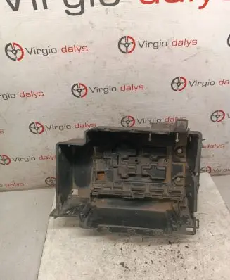 Battery box tray