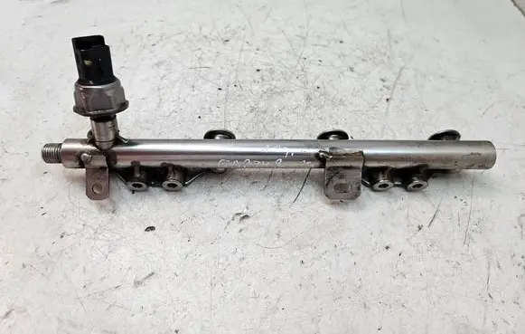Renault Captur Fuel main line pipe 175204385R