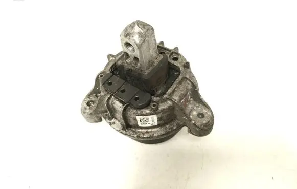 BMW 5 F10 F11 Engine mount bracket 6868301