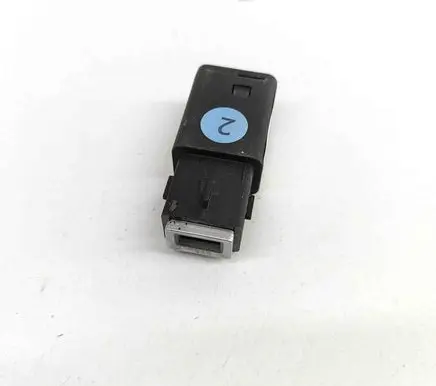 Peugeot 2008 II USB socket connector 9824334377 98217039DX