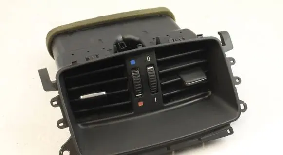 Rear air vent grill