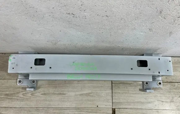 Land Rover Defender Front axle beam 