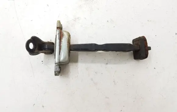 KIA Carens II Rear door check strap stopper