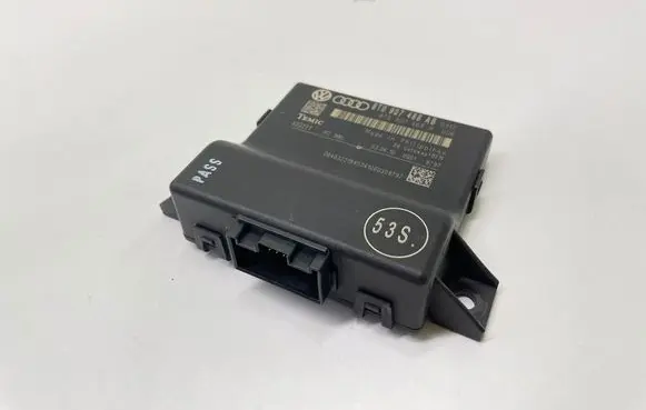 Audi A4 S4 B8 8K Gateway control module 8T0907468AB