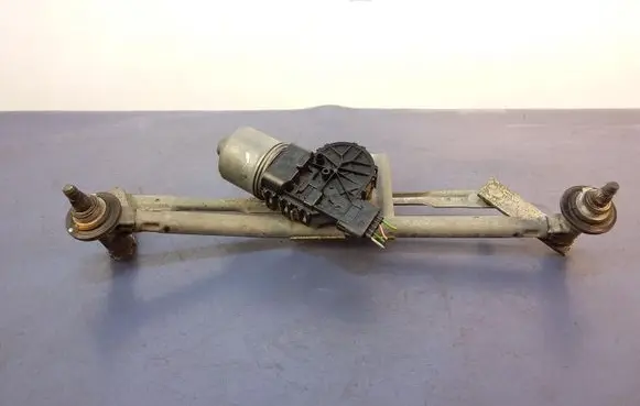 Peugeot 206+ Front wiper linkage and motor 3397020578