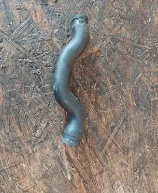 BMW 5 E39 Engine coolant pipe/hose 2246001
