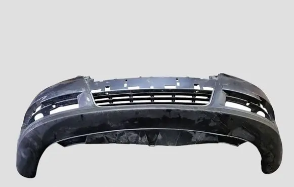 Volkswagen PASSAT B6 Front bumper 3CO807221C 3C0807221C