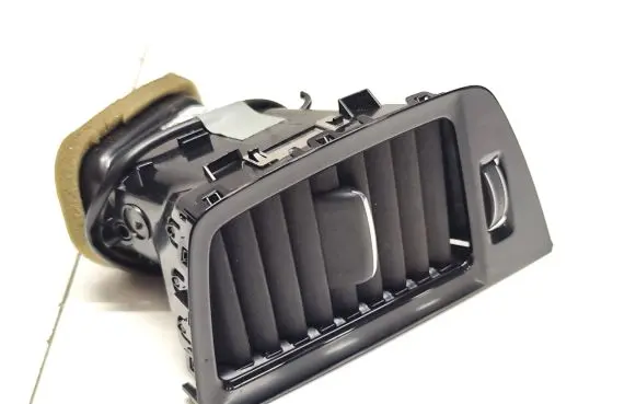 Volvo XC90 Dash center air vent grill 31366454