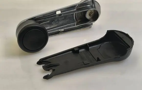 Volkswagen PASSAT B5 Rear door window winding handle 443837575A 443837581D