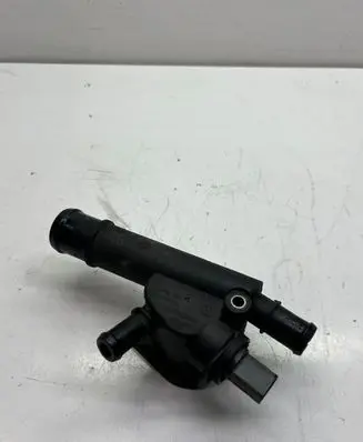 Volkswagen Touran I Engine coolant pipe/hose 038121132D