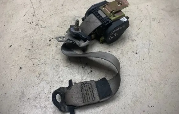 Renault Laguna II Rear seatbelt B508658