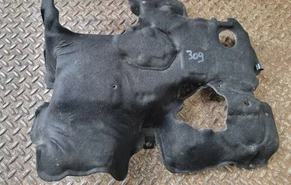 BMW 3 G20 G21 Heat shield in engine bay 8583378