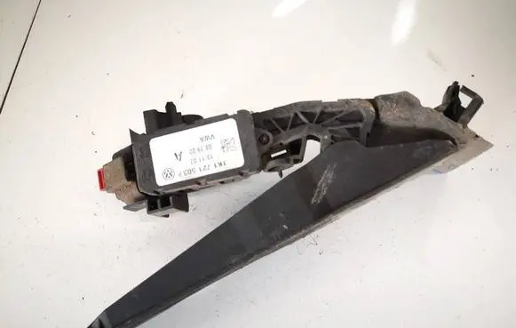 Accelerator throttle pedal
