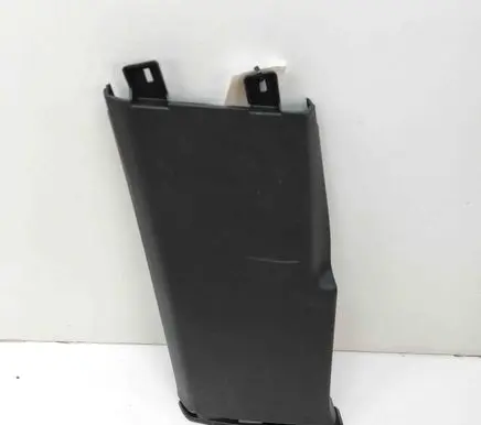(B) pillar trim (bottom)