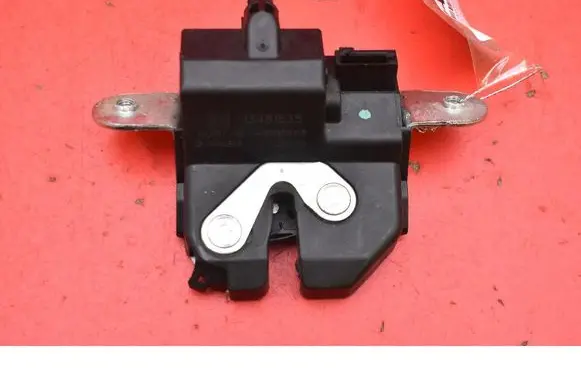 Opel Corsa E Tailgate/trunk/boot lock/catch/latch 13481535
