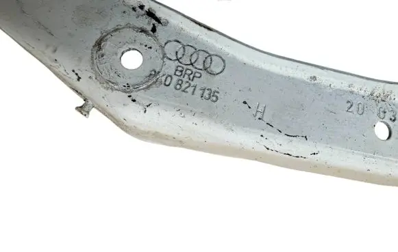 Audi A4 S4 B8 8K Fender mounting bracket 8k0821135