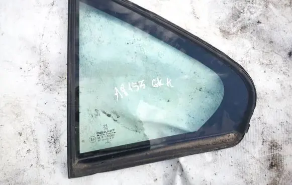 Rear vent window glass