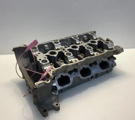 Mercedes-Benz CLS C219 Engine head R2720162301 2720162301