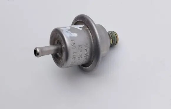 Ford Puma Fuel pressure regulator 96MF9C968CA 0280160551