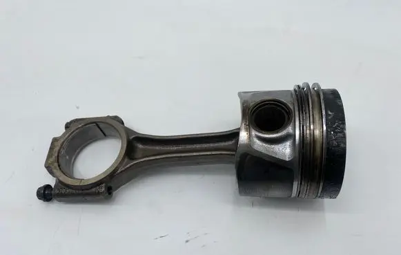 Volkswagen PASSAT CC Piston with connecting rod 038J