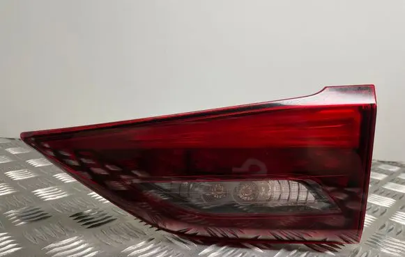 Toyota Avensis T270 Tailgate rear/tail lights