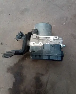Toyota RAV 4 (XA40) ABS Pump