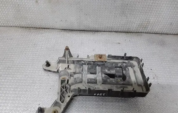 Volkswagen Caddy Battery tray 1K0915333B
