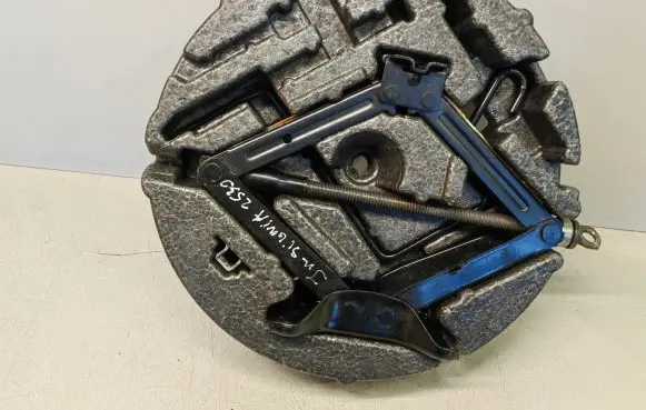 Opel Insignia A Tool set 13307260 537274672 13502144