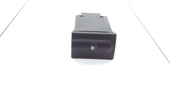 Skoda Octavia Mk1 (1U) Fuel tank opening switch 1U0959833C