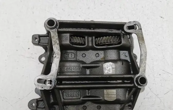 Mercedes-Benz A W169 Balance shaft A6408100596