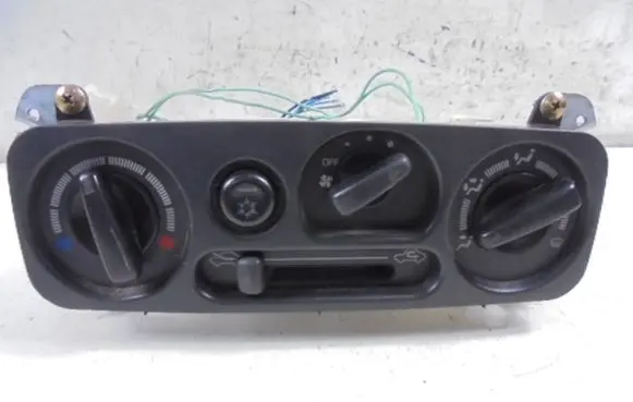 Mitsubishi Pajero Air conditioning/heating control unit MR398626