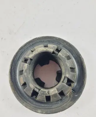 Nissan Pathfinder R52 Rear coil spring rubber mount 