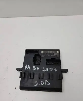 Audi A4 S4 B7 8E 8H Comfort/convenience module 8E0907279N