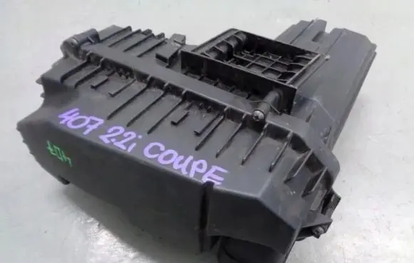 Peugeot 407 Air filter box cover 