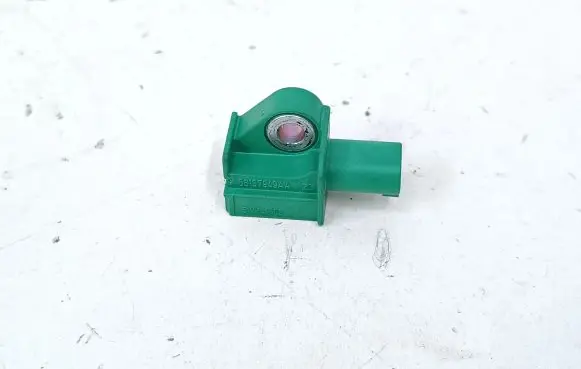 Chrysler Town & Country V Airbag deployment crash/impact sensor 68137949AA 5WK44602